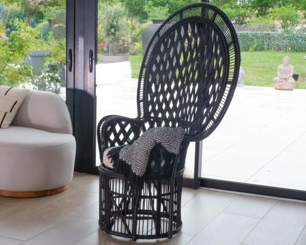 Original Fauteuil Style Pomare En Rotin Tressé Noir "Taïpa Beach" – Image 3