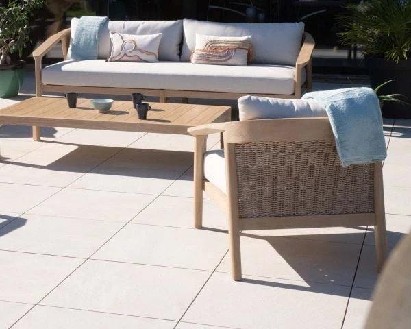 Ensemble Canapé Et Fauteuils D'extérieur En Teck Et Tissu Chiné "Agosta" – Image 2