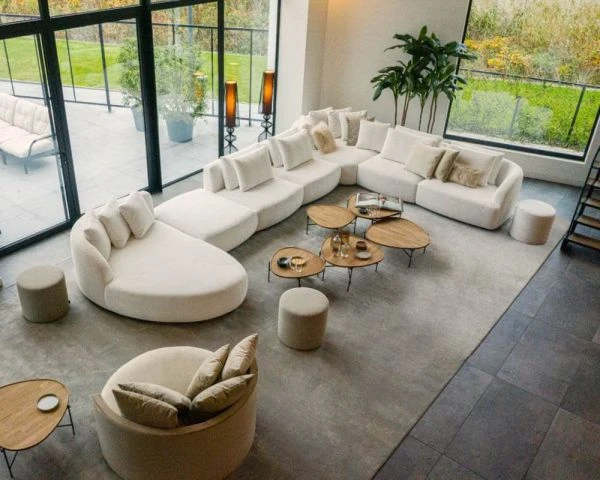 Grand Canapé Design Haute Couture Tissu Blanc Bouclé "Huddle"