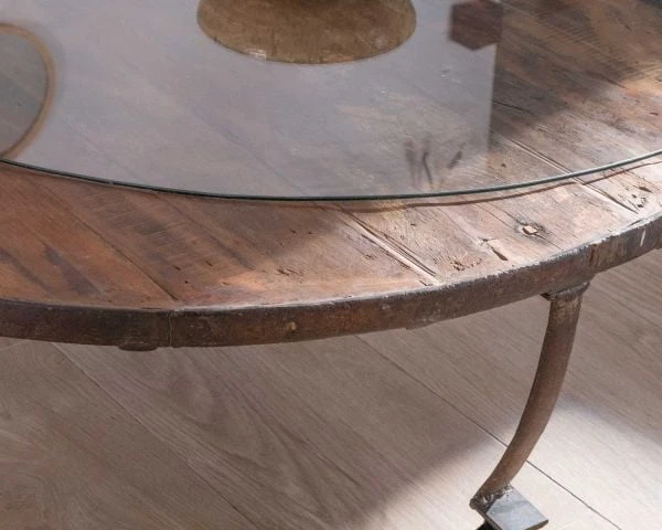 Table Basse Ronde En Bois Recyclé Et Plateau Verre Avec Pieds Métal "Népalaise" – Image 4