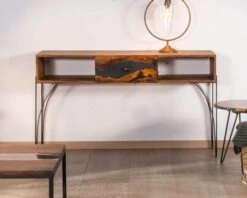Console Style Ethnique En Acacia Massif Avec Tiroir Motif Résine Et Pieds Métal Noirs "Membatu"