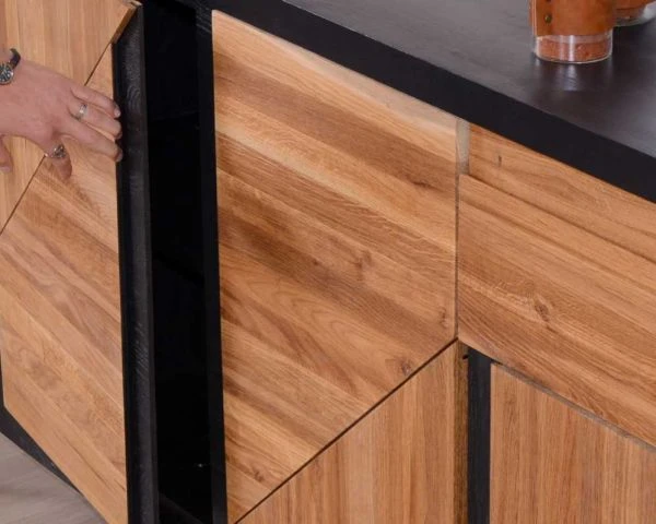 Bahut Contemporain Bicolore En Bois Massif 3 Portes Et 1 Tiroir "Flix" – Image 4