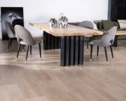 Table De Repas Rectangulaire 220 Cm En Bois Massif Pieds Métal Plissé Noir "Audacio"