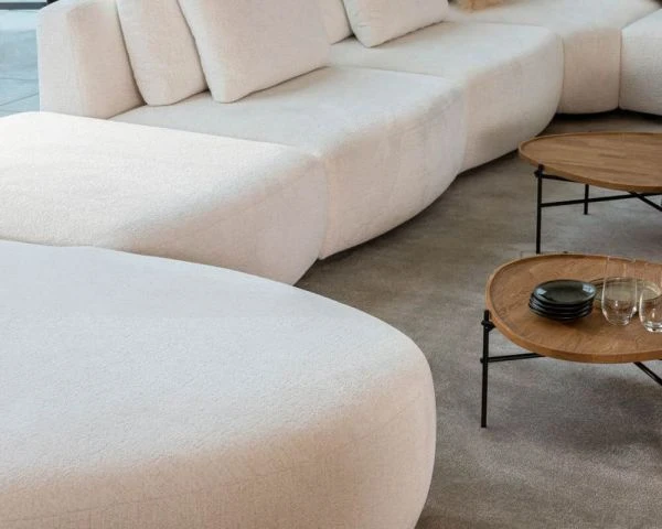 Grand Canapé Design Haute Couture Tissu Blanc Bouclé "Huddle" – Image 9