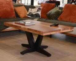 Table Basse Design En Bois Massif Et Métal Noir "Alya"