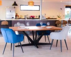 Table à Manger Contemporaine Métal Noir Et Acacia Naturel "Alya"